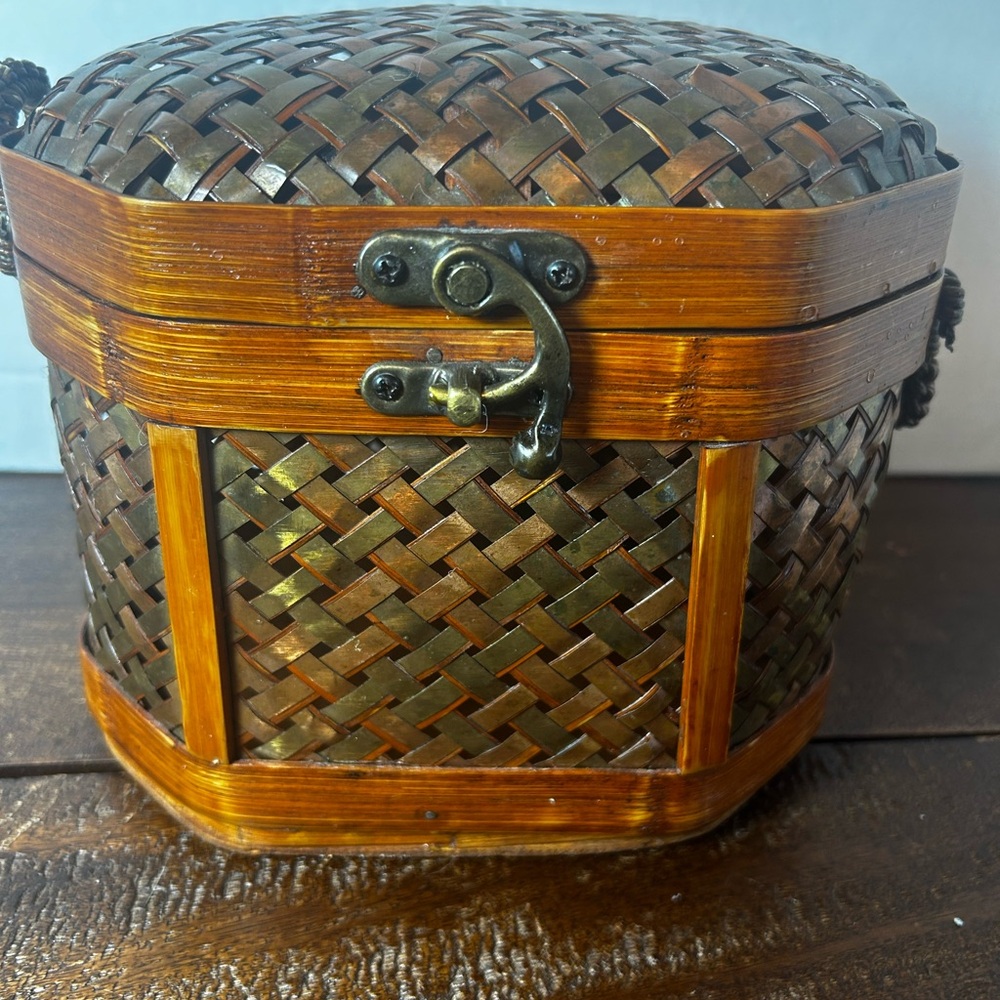 Rare  Vintage Wicker Wood Brass Trinket Basket Box with Metal Clasp